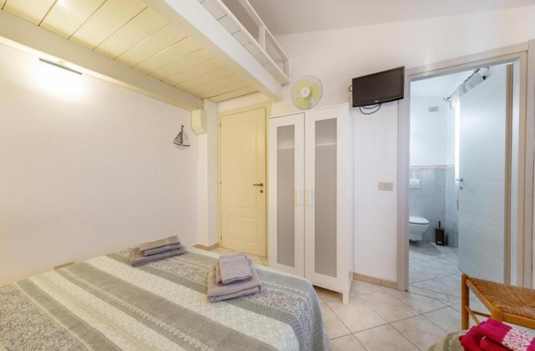 B&B Rotta Per Tavolara Porto San Paolo  Bagian luar foto