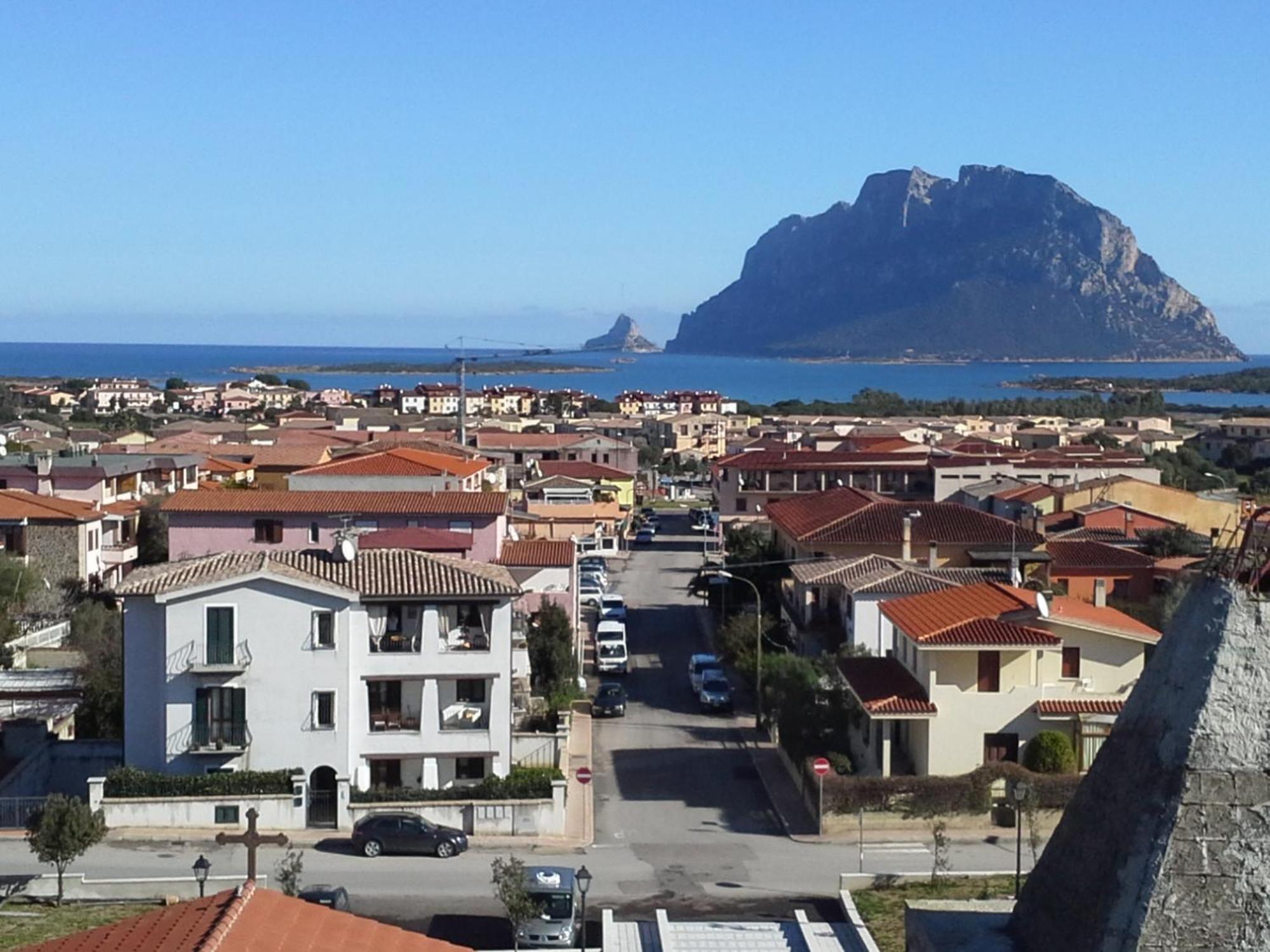 B&B Rotta Per Tavolara Porto San Paolo  Bagian luar foto